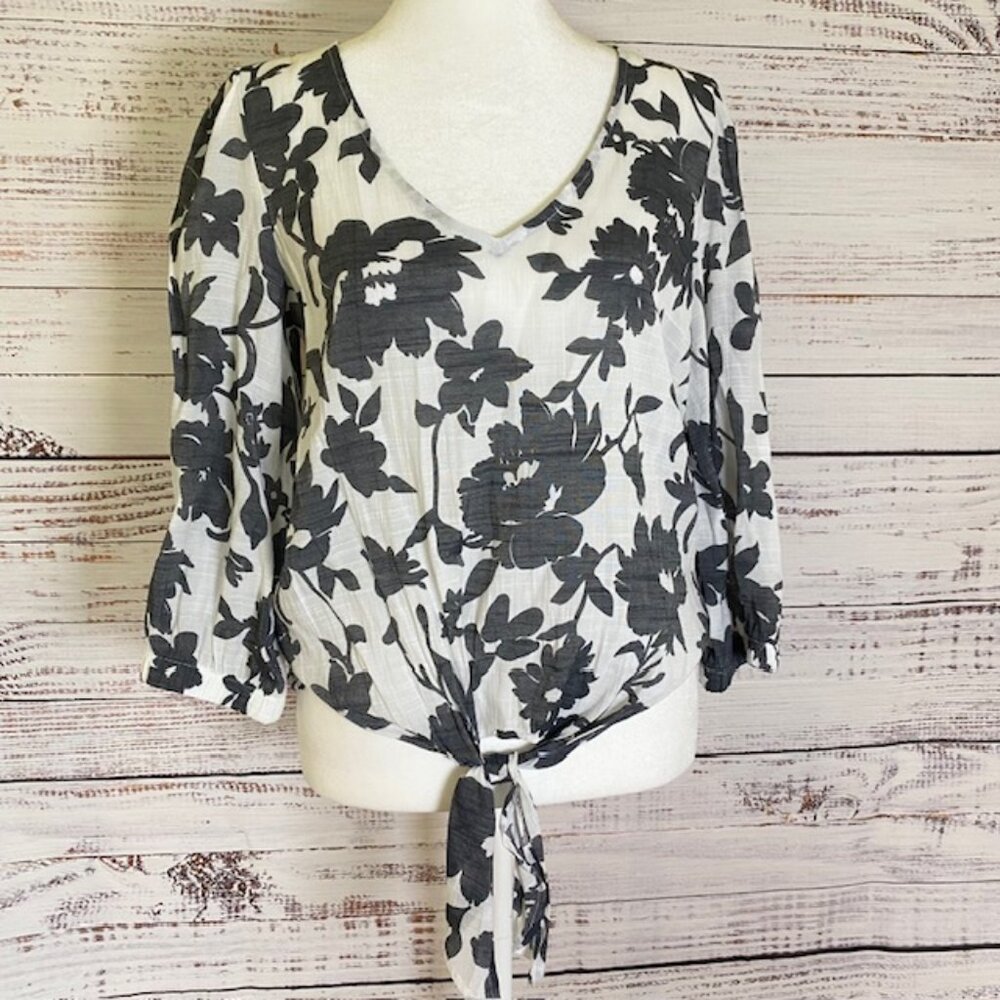 Olivia & Martin tunic blouse pullover tie front Size S V-Neck 3/4 sleeve sheer